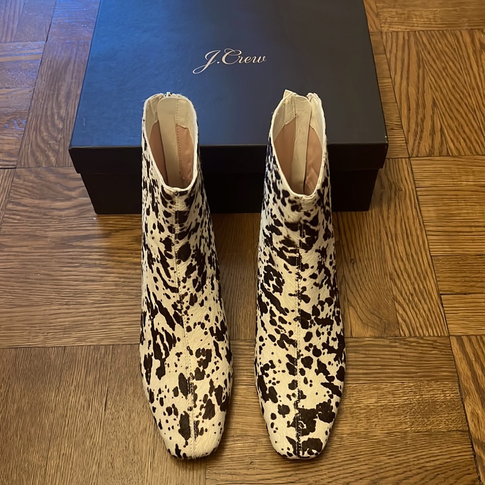 New Women’s J Crew calf hair animal print boots. Leather. Size 6. NIB